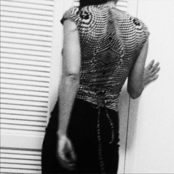 Top - Picture 2 of 3